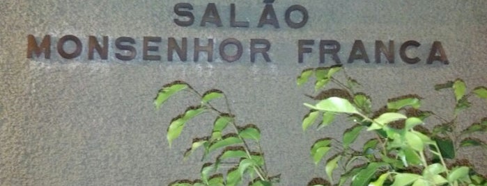 Salão Monsenhor Franca is one of Largo do Machado e seus vizinhos.