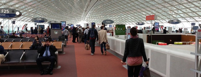 Terminal 2F is one of Lieux qui ont plu à Jingyuan.