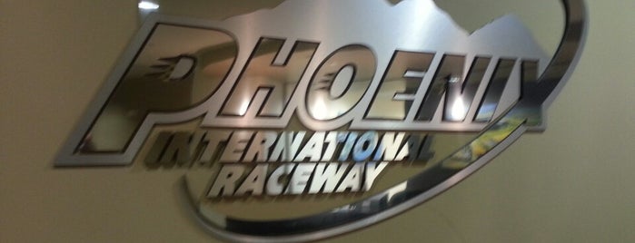 Phoenix International Raceway Administration Office is one of Lugares favoritos de Joe.
