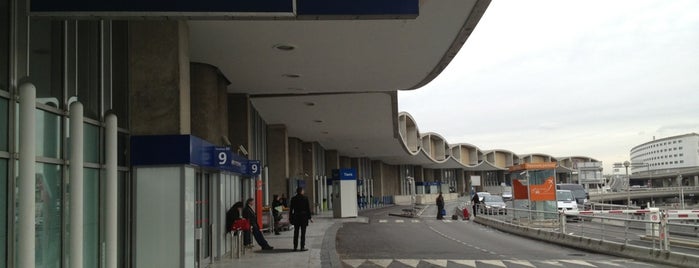 Terminal 2D is one of Lugares favoritos de Andy.