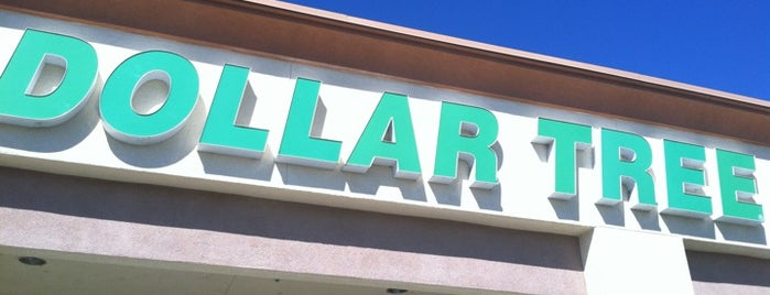 Dollar Tree is one of Lieux qui ont plu à Charlie.