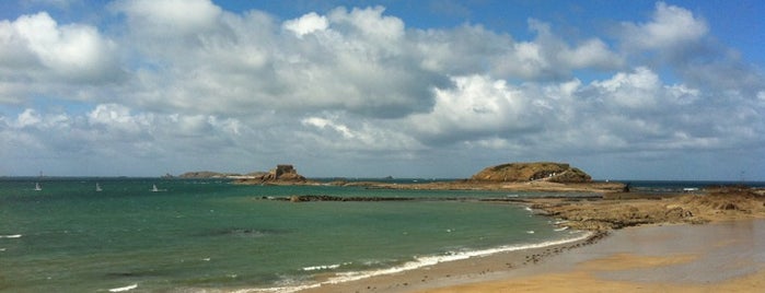 Plage du Môle is one of Saint-Malo — Dinard.