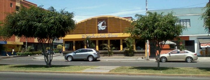 Restaurant Merlin De Cabo Blanco is one of Tempat yang Disukai Juan.