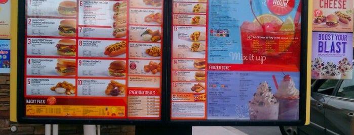 SONIC Drive In is one of Lugares favoritos de Tyler.