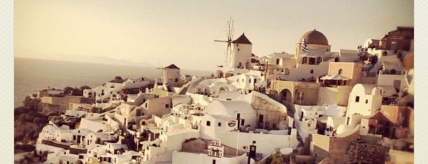 Ia is one of 5 days in Santorini.