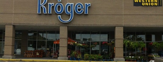 Kroger is one of Lugares favoritos de Chad.