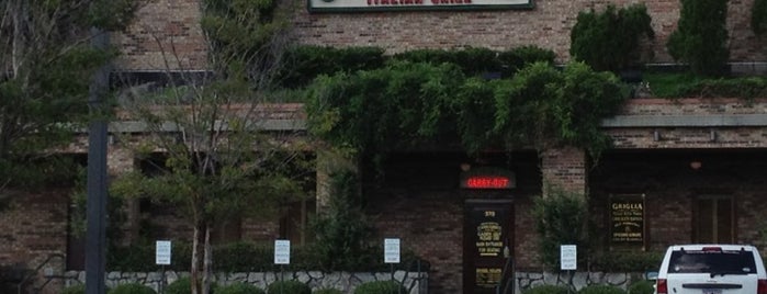Carrabba's Italian Grill is one of Lugares favoritos de Lynn.