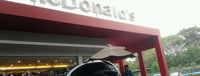 McDonald's is one of Orte, die Hendra gefallen.