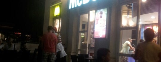 McDonald's is one of Tempat yang Disukai Carl.