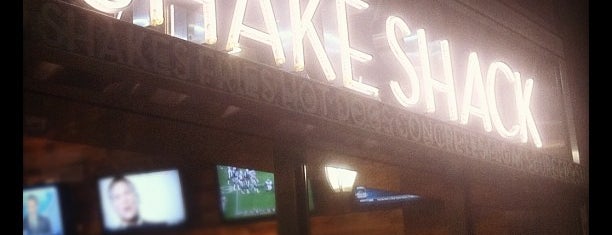 Shake Shack is one of NYC Bucket List.