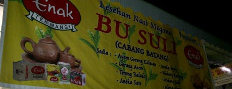 Lesehan Nasi Megono Bu Suli is one of Pekalongan World of Batik.