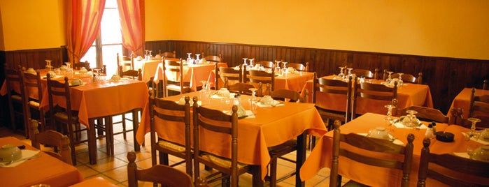 Aux Trois Gourmands is one of Restaurants de Roissy-en-France.