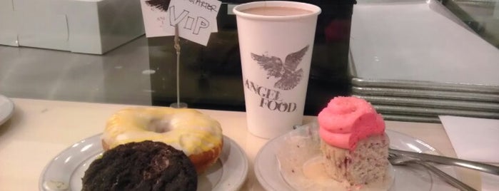 Angel Food Bakery & Coffee Bar is one of สถานที่ที่บันทึกไว้ของ Kaleigh.