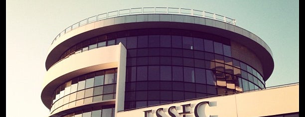 ESSEC Business School is one of Lieux qui ont plu à santjordi.