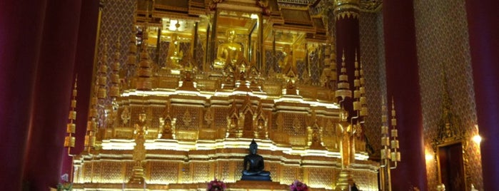 Wat Debsirindrawas is one of Liftildapeak 님이 좋아한 장소.