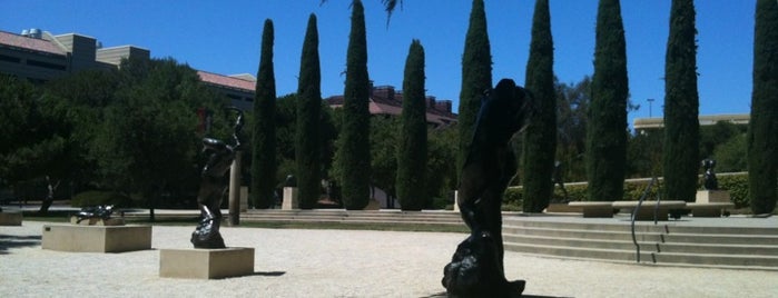 Rodin Sculpture Garden is one of Stanford University & Stanford Shopping Centre.