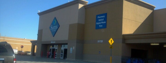 Sam's Club is one of Locais curtidos por Heather.