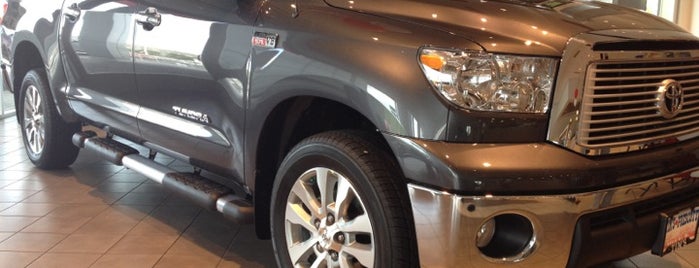 Tims Toyota is one of Lugares favoritos de Paulette.