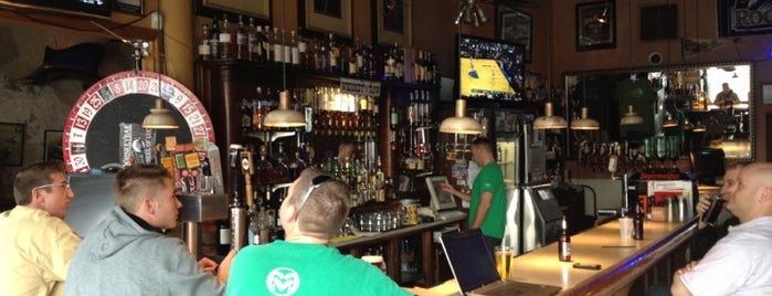 Whiskey Bar is one of สถานที่ที่ Stacia ถูกใจ.