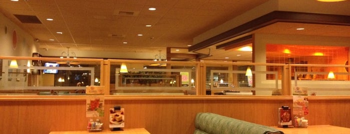 Village Inn is one of Andreaさんのお気に入りスポット.