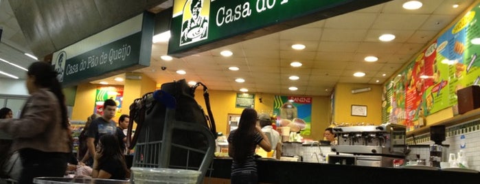Casa do Pão de Queijo is one of Marcello Pereiraさんのお気に入りスポット.