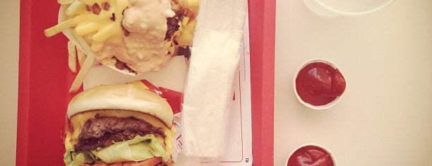 In-N-Out Burger is one of California Trip.