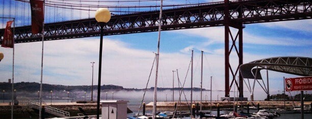 Doca de Alcântara is one of Lisboa.