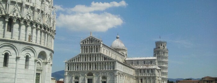 Torre de Pisa is one of Favorite places.