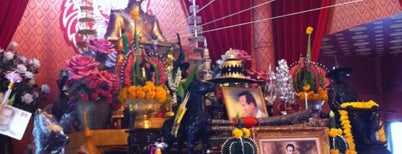 วัดเกาะแก้ว is one of Holy Places in Thailand that I've checked in!!.