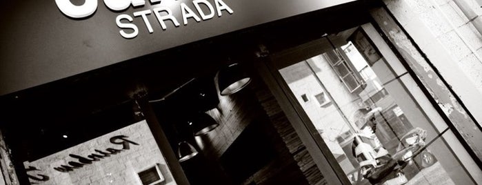 Caffè Strada is one of สถานที่ที่บันทึกไว้ของ Neel.