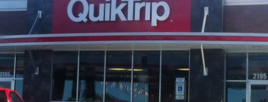 QuikTrip is one of สถานที่ที่ Dorothy ถูกใจ.