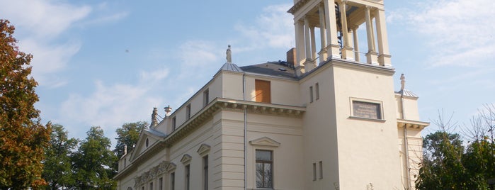 Schloss Zinnitz is one of สถานที่ที่บันทึกไว้ของ Architekt Robert Viktor Scholz.