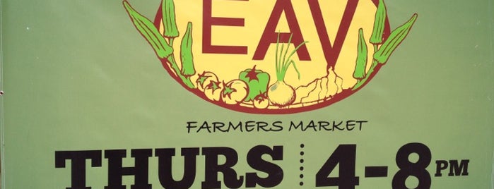 East Atlanta Village Farmers Market is one of Posti che sono piaciuti a Todd.