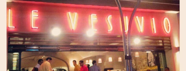 Le Vesuvio is one of Ferasさんのお気に入りスポット.