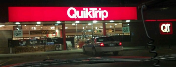 QuikTrip is one of สถานที่ที่ Michael ถูกใจ.