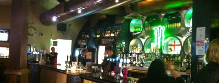 The Green Ayre (Wetherspoon) is one of Carlさんのお気に入りスポット.