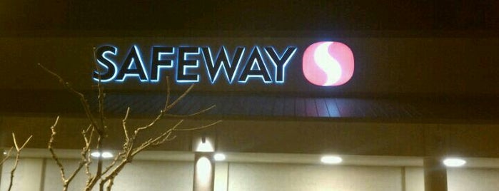 Safeway is one of Orte, die Dan gefallen.