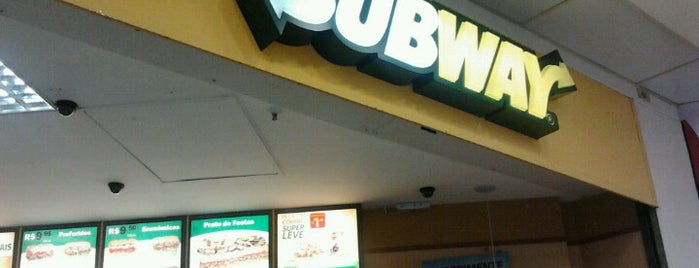 Subway is one of สถานที่ที่ Cida F. ถูกใจ.