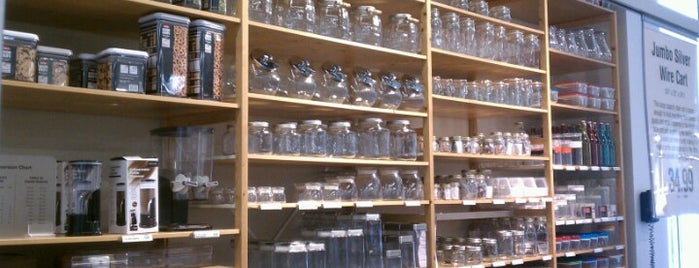 The Container Store is one of Tyeさんのお気に入りスポット.