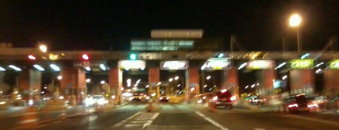Robert F Kennedy Toll Plaza is one of Lugares favoritos de Moses.