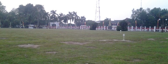 Lapangan Kantor Gubernur is one of Jambi City.