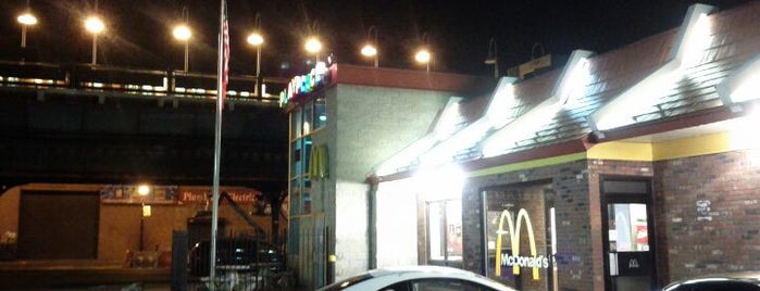 McDonald's is one of สถานที่ที่ Bridget ถูกใจ.