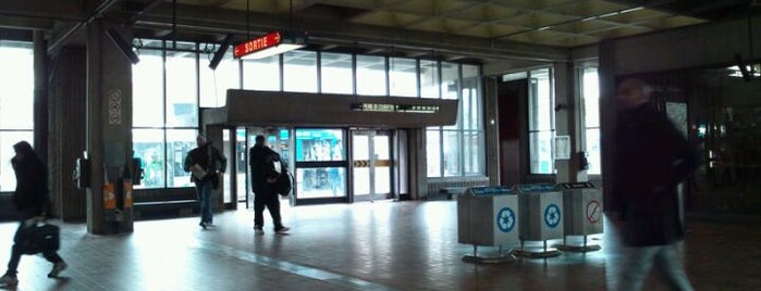 STM Station Viau is one of Visiter Montréal - Stations de Métro.