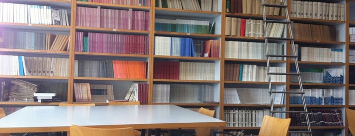 Biblioteca Facoltá Di Economia is one of Biblioteche delle Marche.