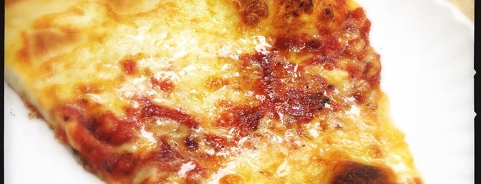 Manco & Manco Pizza is one of Posti che sono piaciuti a Mark.