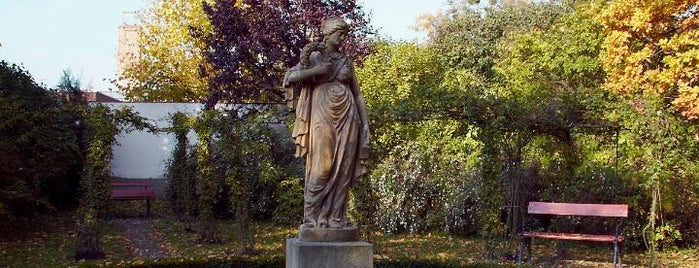 Socha bohyně Flóry is one of Podzámecká zahrada.