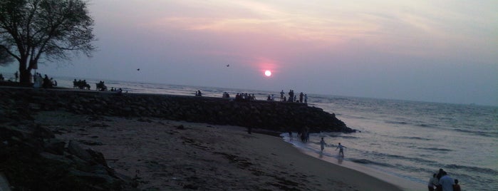 Fort Kochi Beach is one of Moi Favzz.