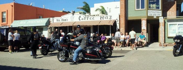 Mrs. Olsen's Coffee Hut is one of Fave Breakfast Spots.