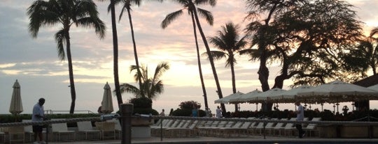 Halekulani Orchid Pool is one of Tempat yang Disukai Craig.