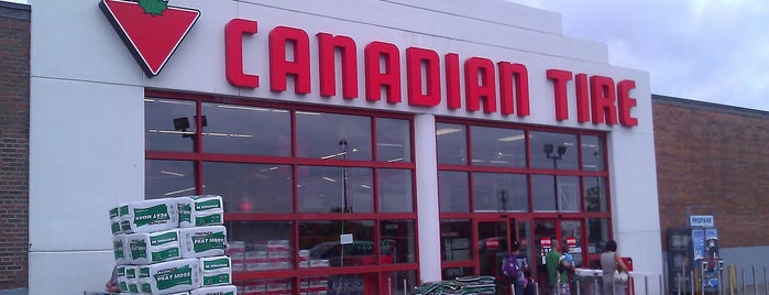 Canadian Tire is one of Stéphanさんのお気に入りスポット.